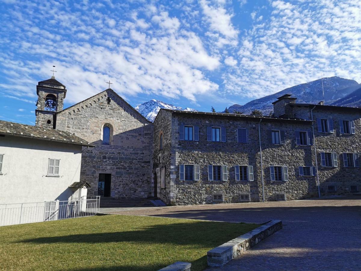 Near Villa Monastero And Castello Di Vezio Βαρένα Εξωτερικό φωτογραφία